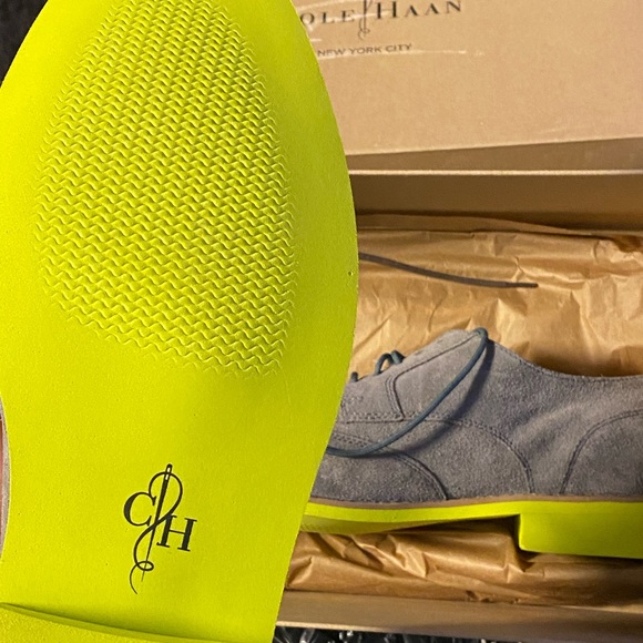 New unworn Cole Haan wingtips in grey and neon green sz 11.5 - Picture 3 of 5